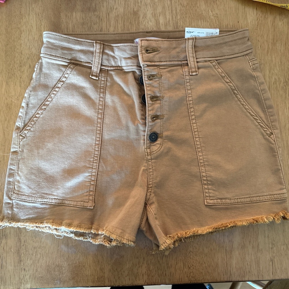 High Rise Utility Short 2.5 In Inseam Stretch So Fray Hem NWT Button Fly